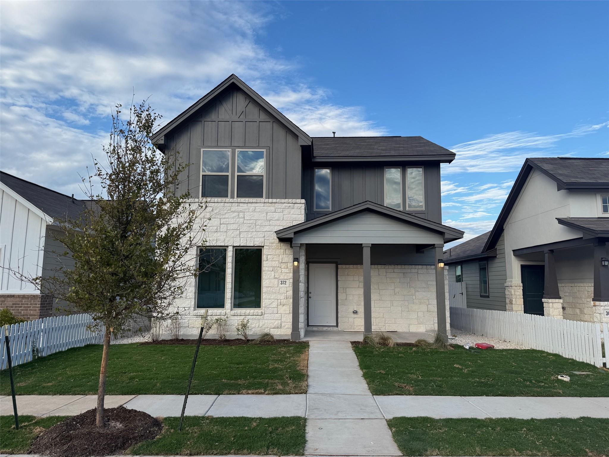 372 Glocken Ln, Kyle, TX 78640