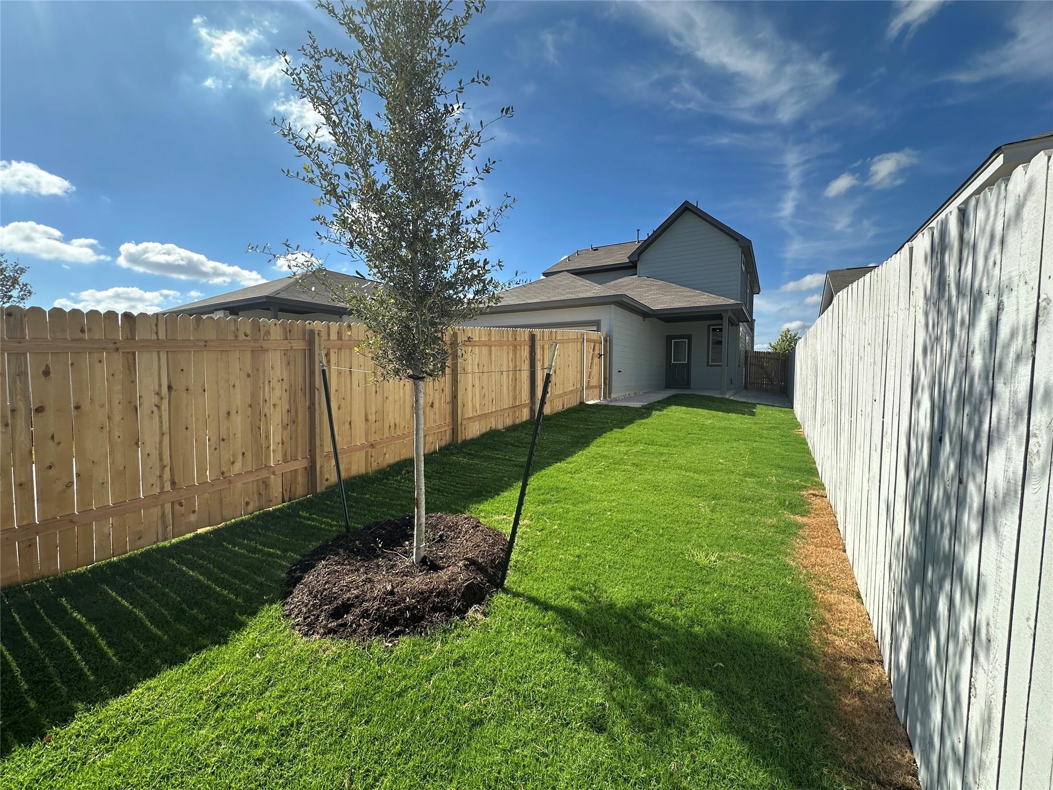 372 Glocken Ln, Kyle, TX 78640