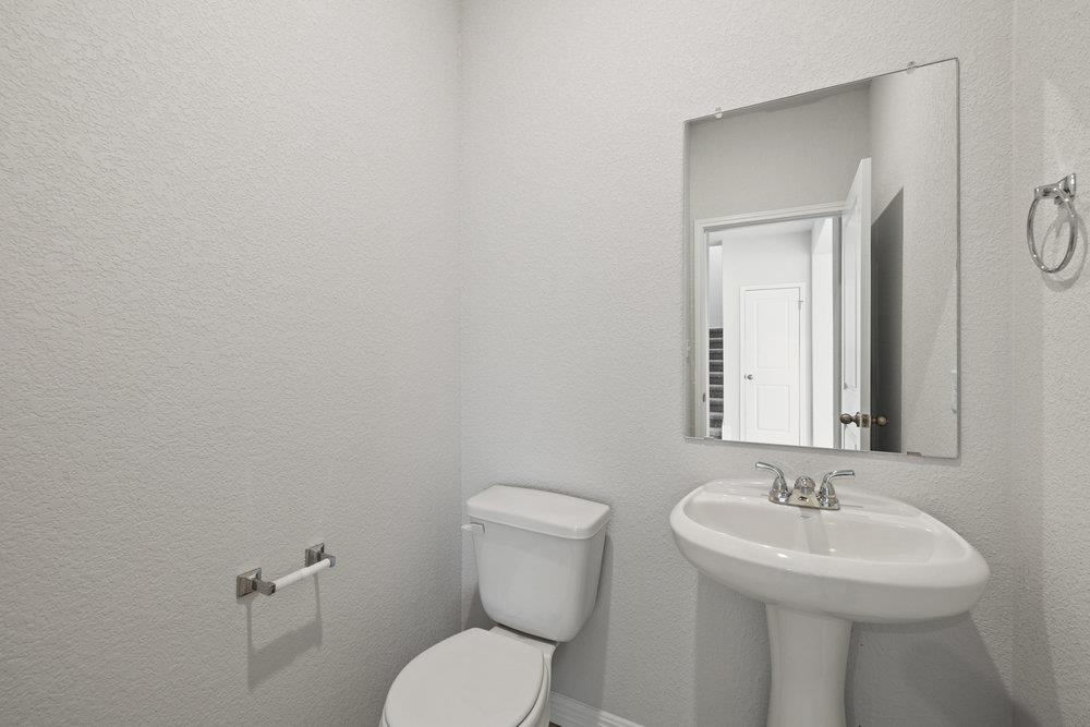 372 Glocken Ln, Kyle, TX 78640