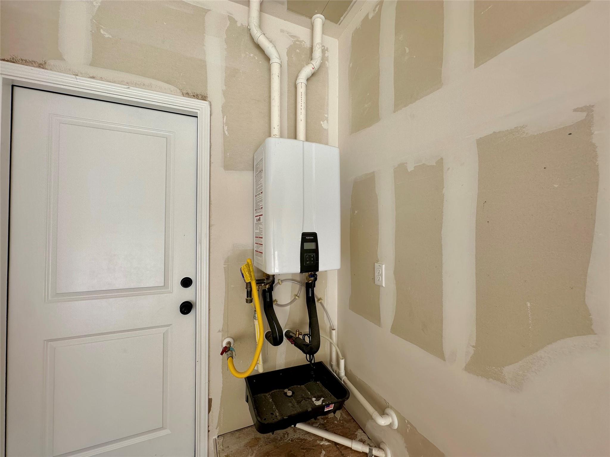 372 Glocken Ln, Kyle, TX 78640