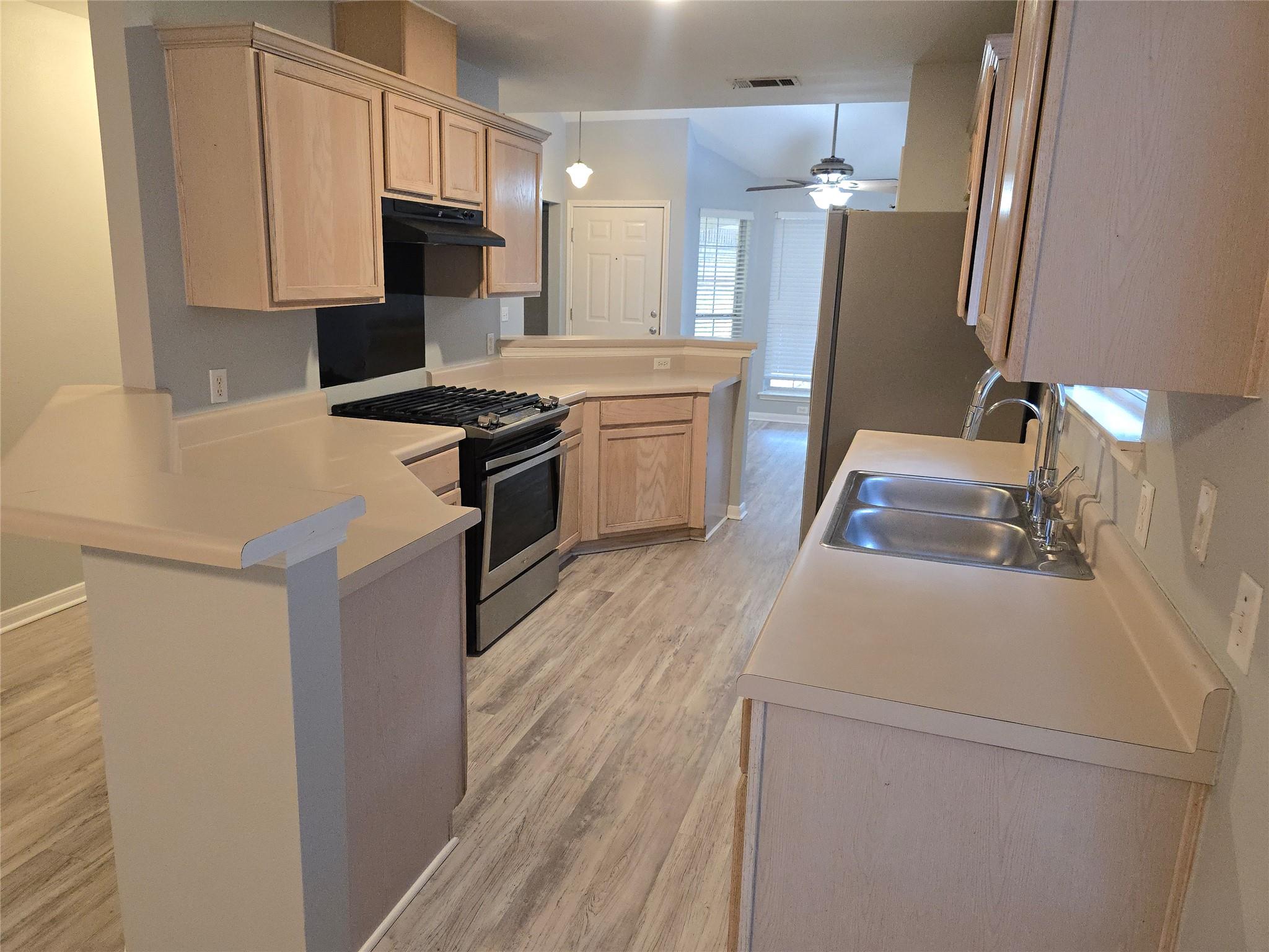 4911 Edenbourgh Ln, Austin, TX 78754