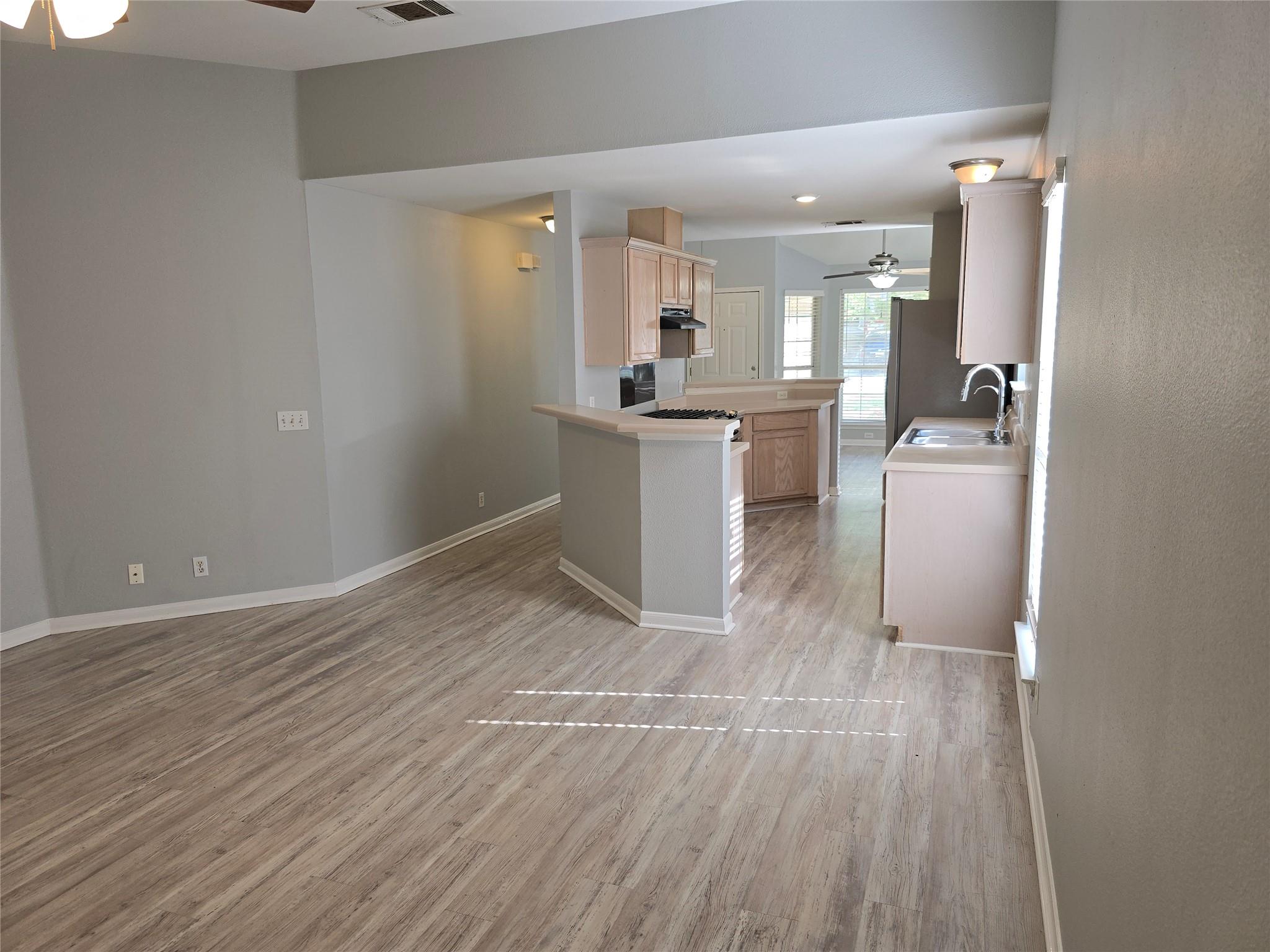 4911 Edenbourgh Ln, Austin, TX 78754