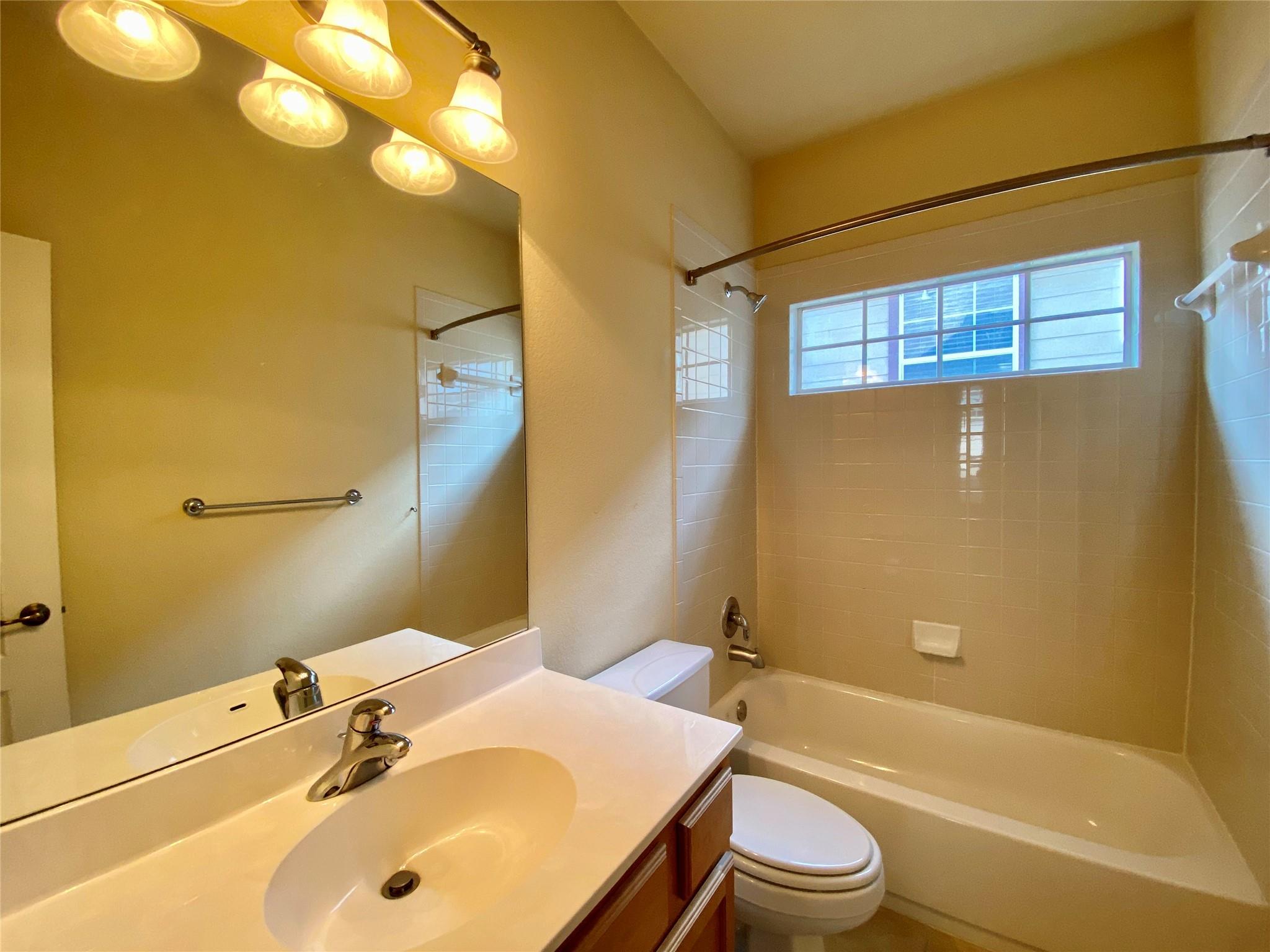 6704 Menchaca Rd # 8, Austin, TX 78745