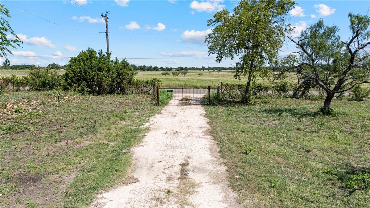 2401 County Road 219, Florence, TX 76527