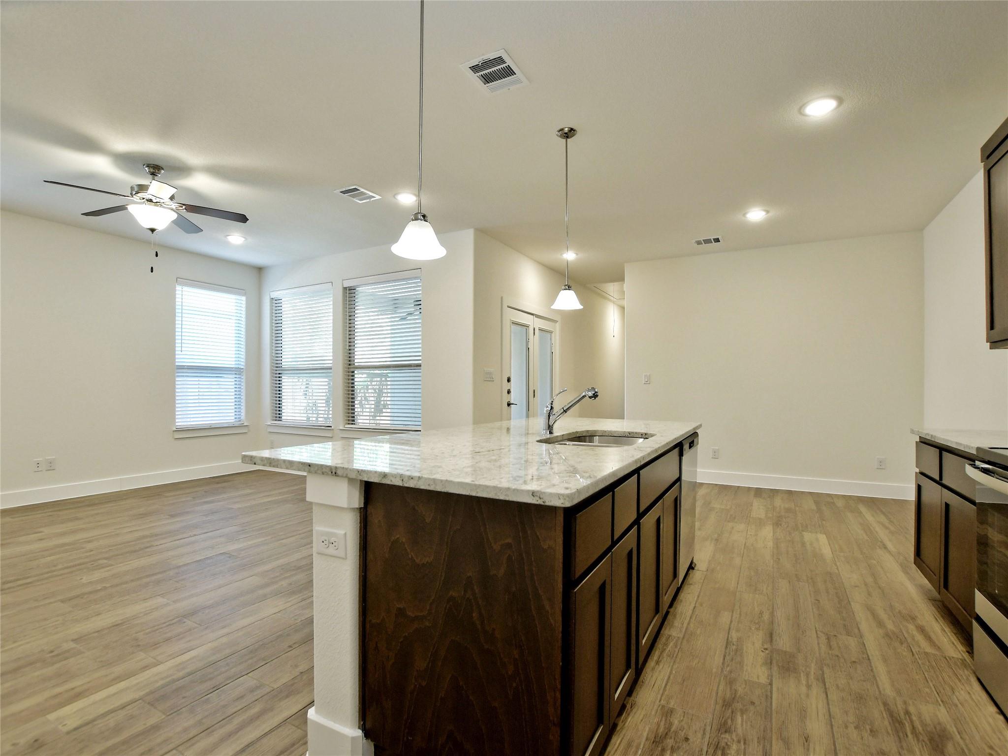 402 E Parkline Dr # 24A, Georgetown, TX 78626