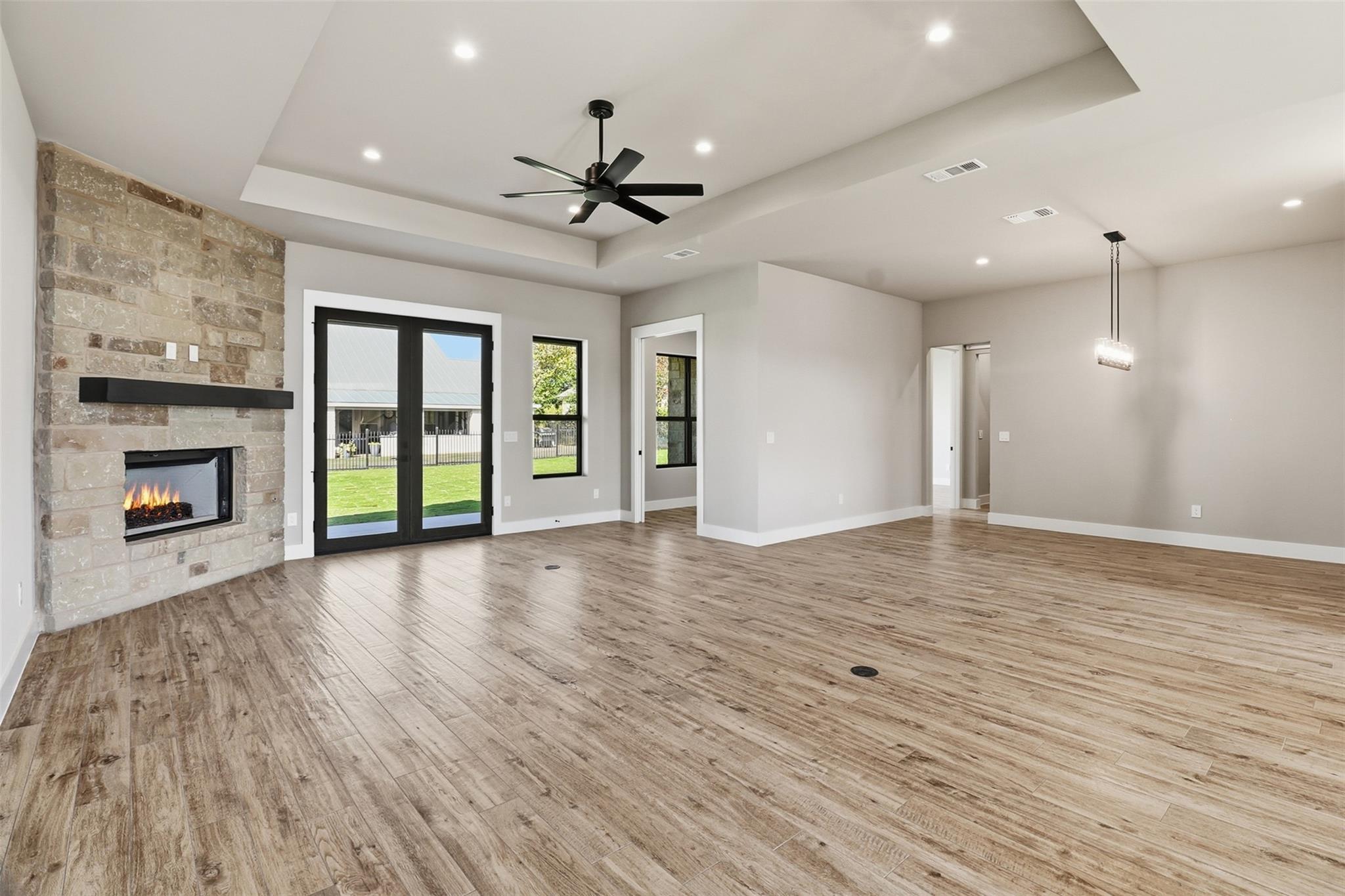 128 Broadgreen Trl, Kingsland, TX 78639