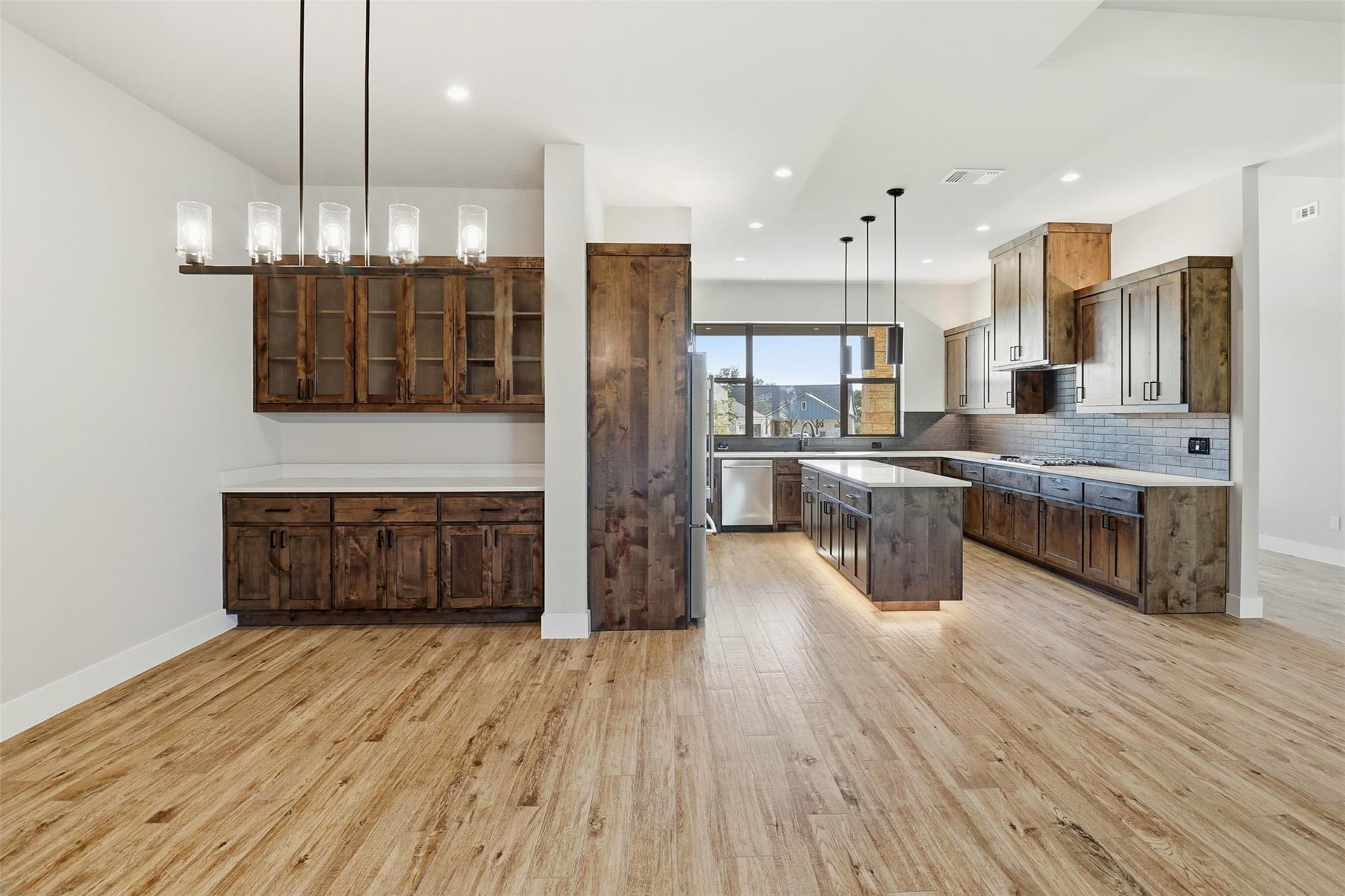 128 Broadgreen Trl, Kingsland, TX 78639