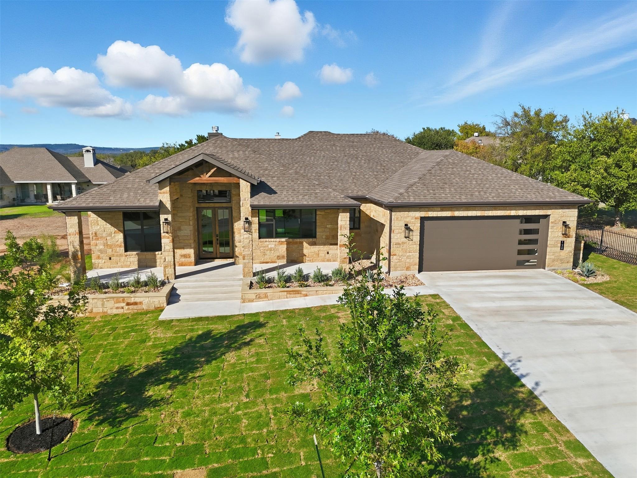 128 Broadgreen Trl, Kingsland, TX 78639