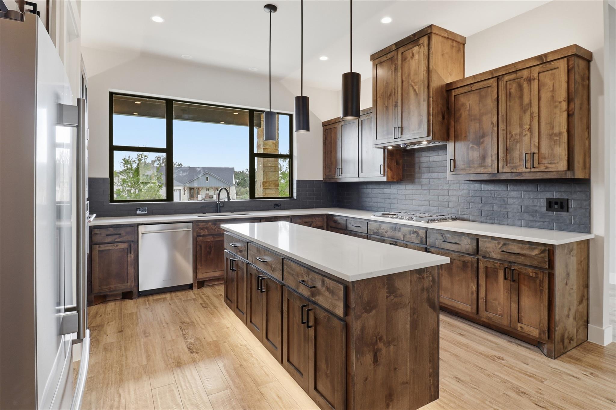 128 Broadgreen Trl, Kingsland, TX 78639