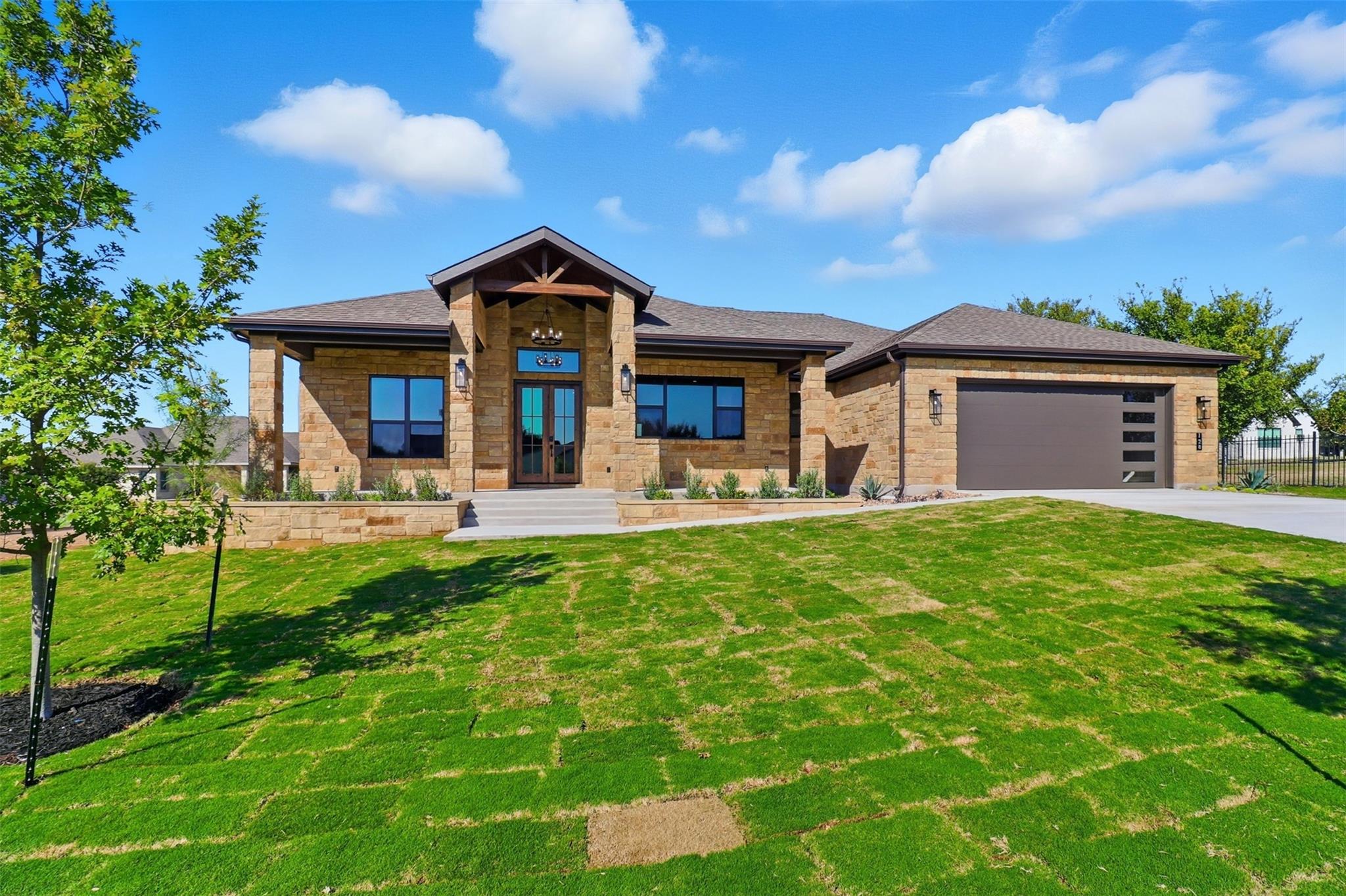 128 Broadgreen Trl, Kingsland, TX 78639