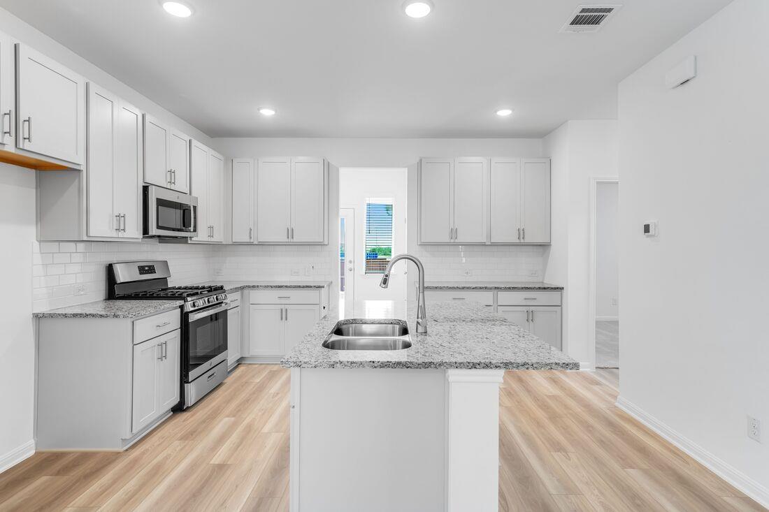 512 Emory Crossing Blvd, Hutto, TX 78634