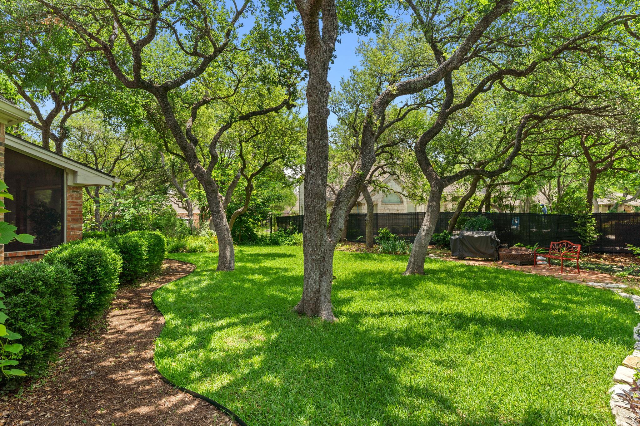 513 Champions Dr, Georgetown, TX 78628