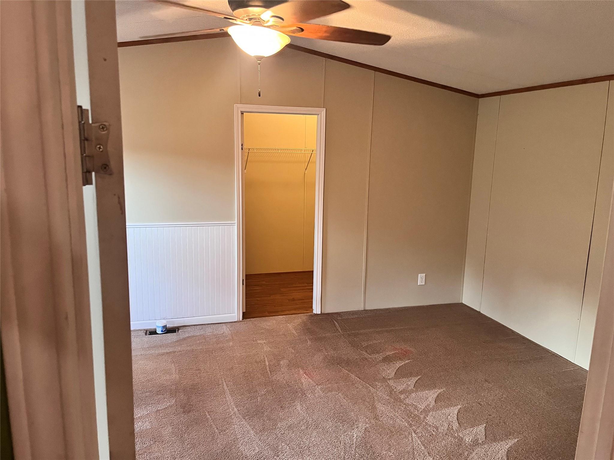 124 Alum Creek Dr, Paige, TX 78659