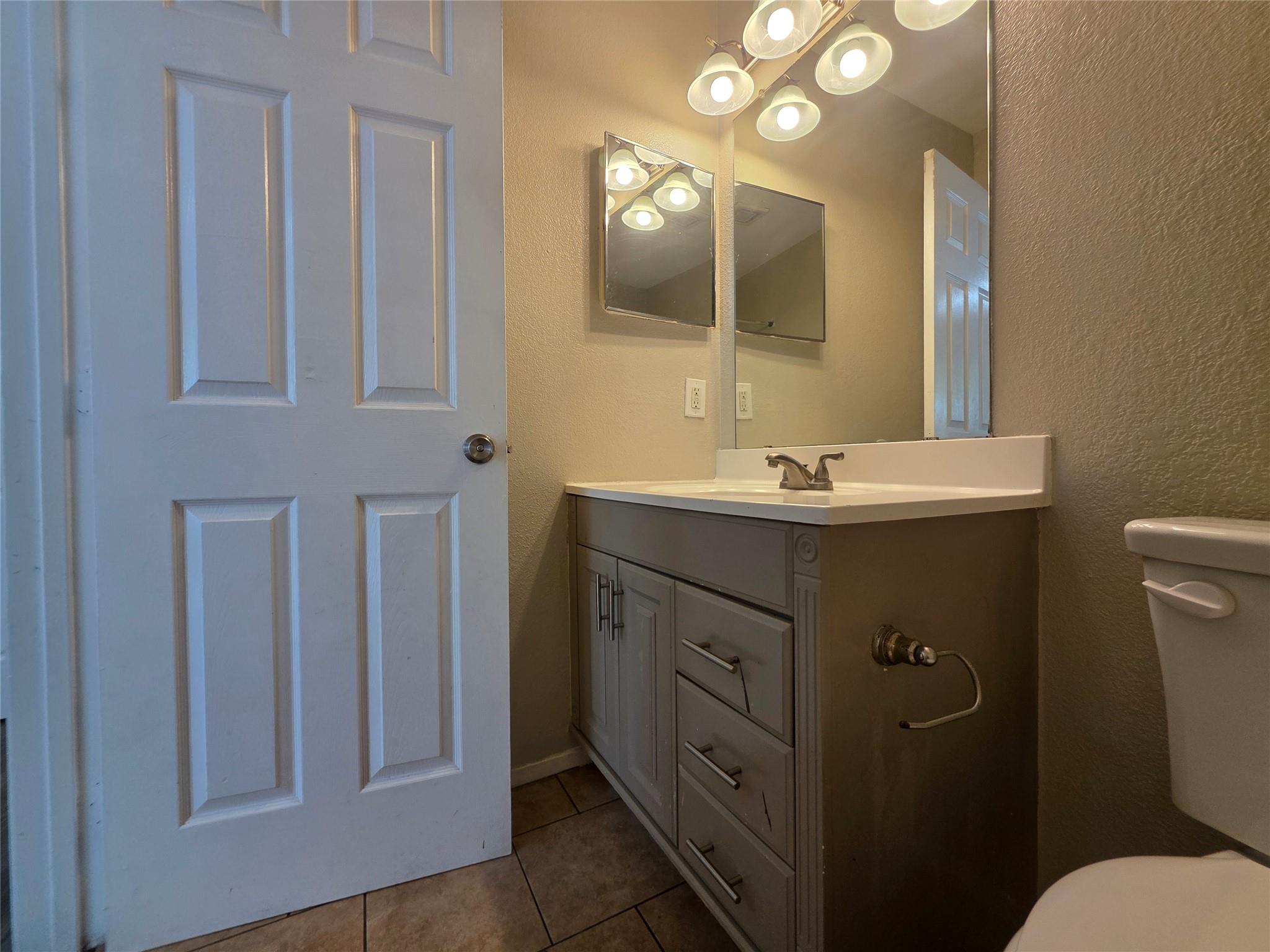 2200 Katy Ln # D, Georgetown, TX 78626