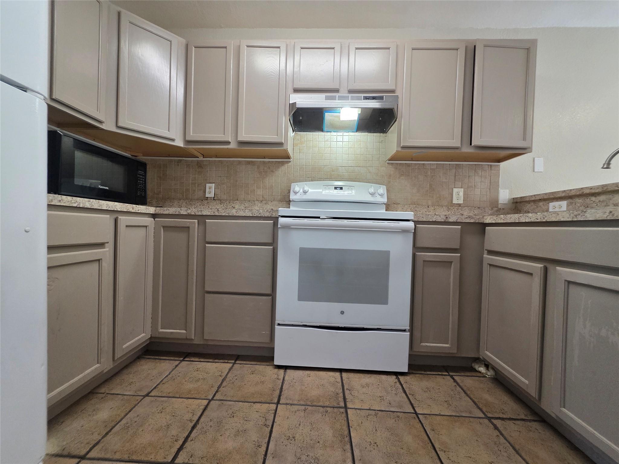 2200 Katy Ln # D, Georgetown, TX 78626