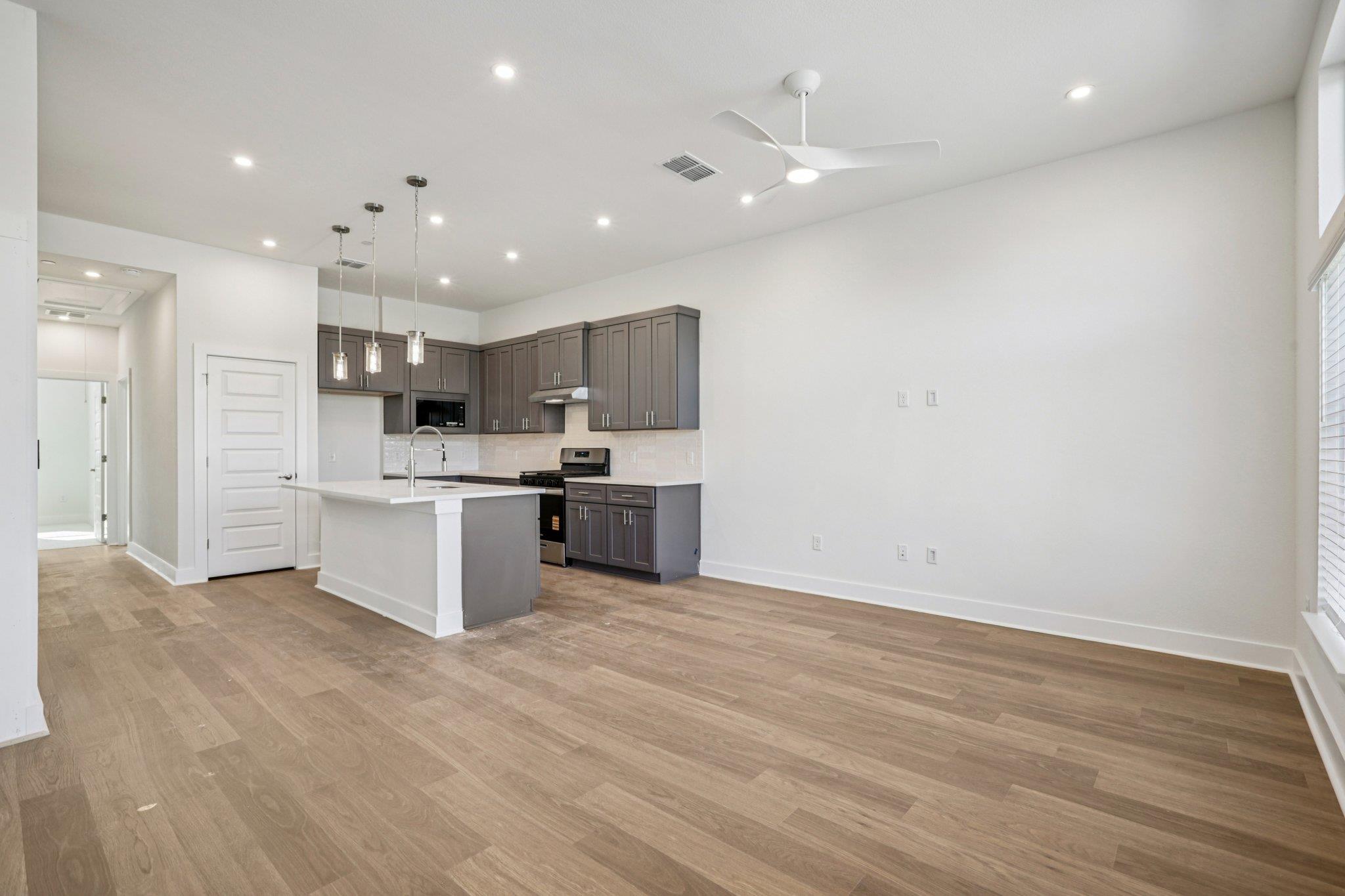 200 W 56th St # 2103, Austin, TX 78751