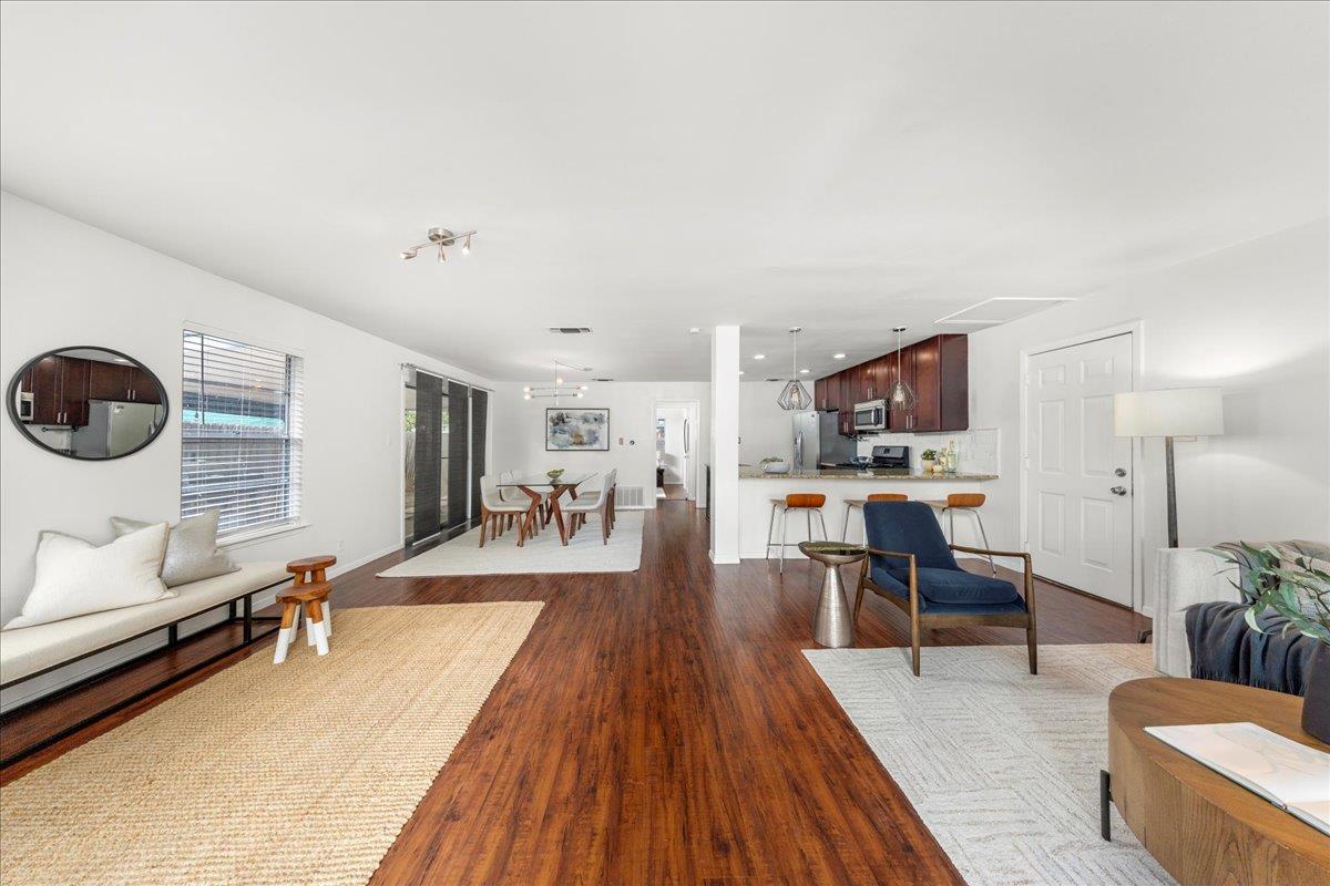 5108 Emerald Forest Dr, Austin, TX 78745