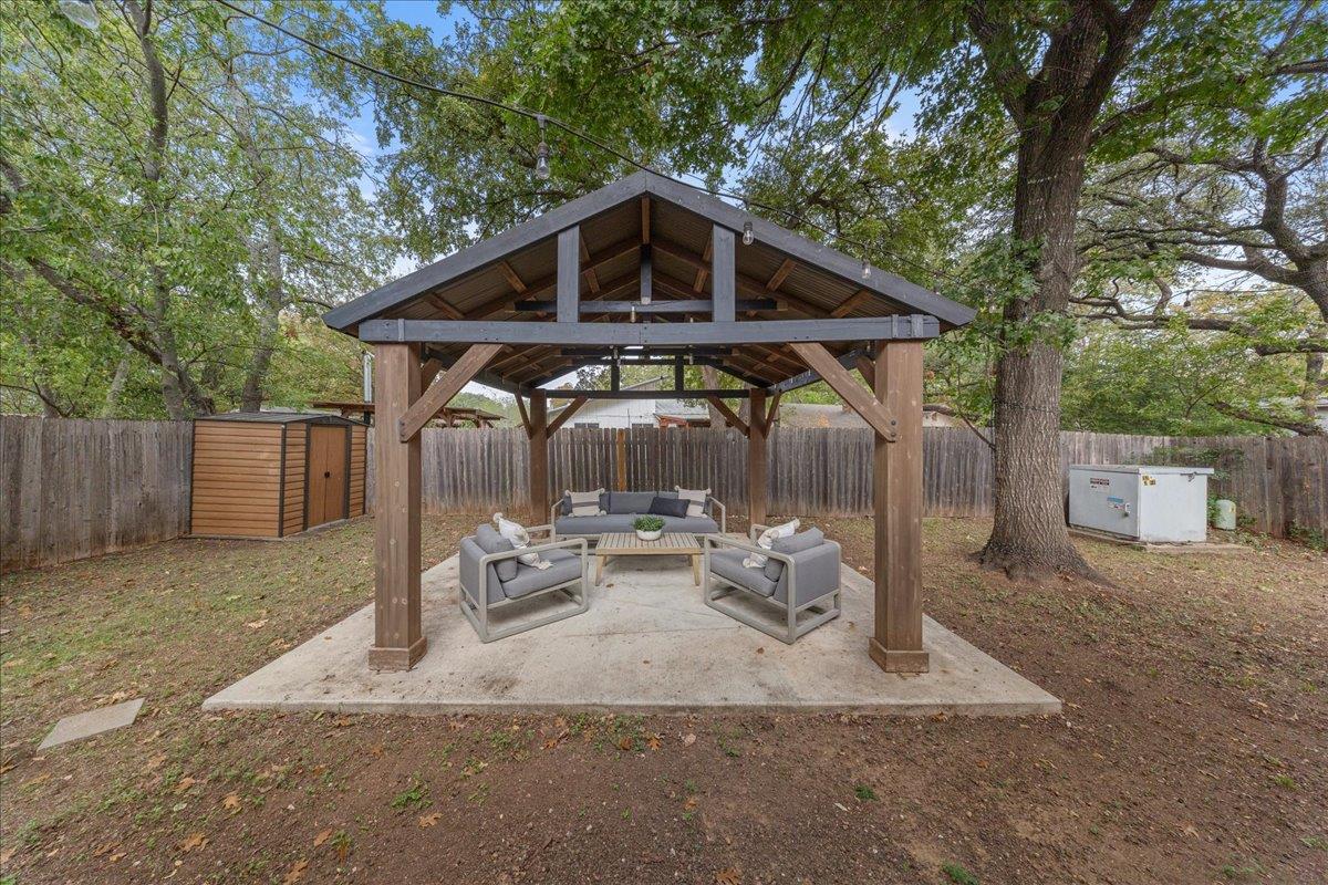 5108 Emerald Forest Dr, Austin, TX 78745
