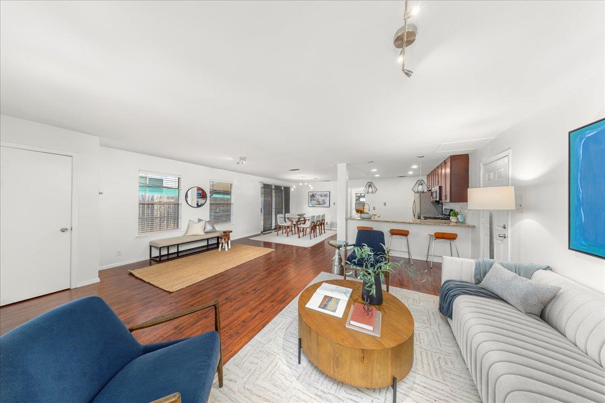 5108 Emerald Forest Dr, Austin, TX 78745