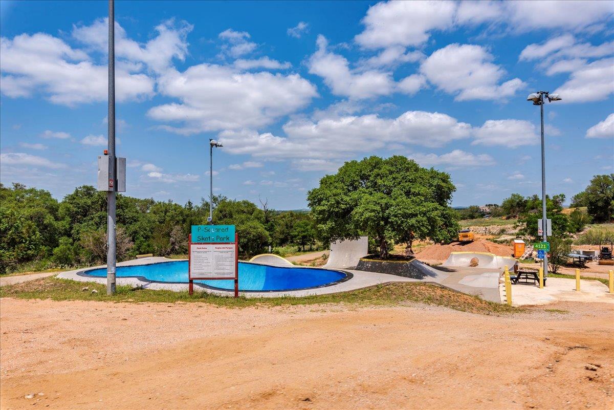 638 Oak Ln, Cottonwood Shores, TX 78657