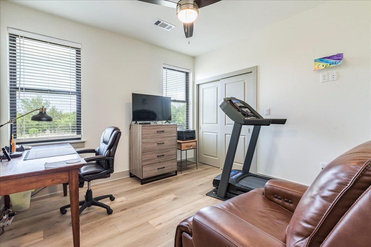 638 Oak Ln, Cottonwood Shores, TX 78657