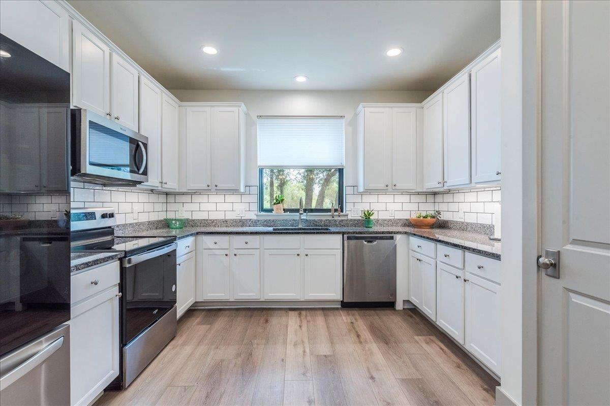 638 Oak Ln, Cottonwood Shores, TX 78657