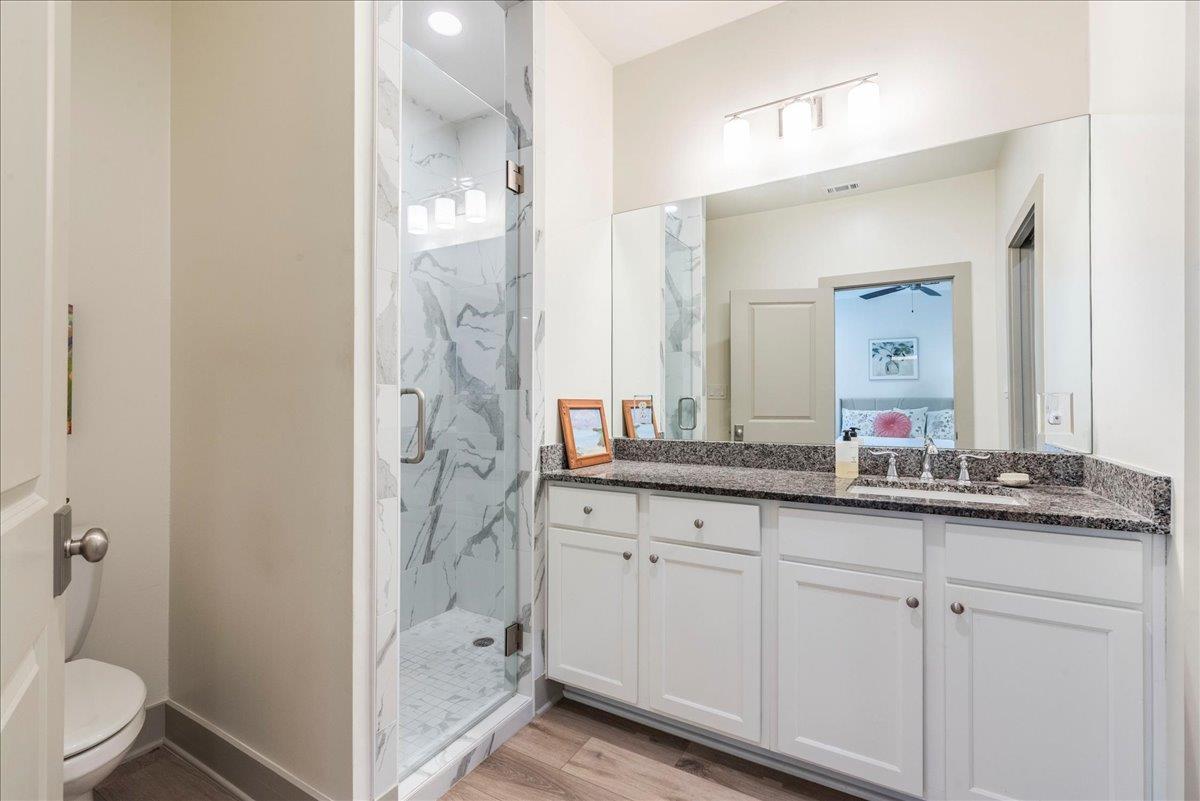 638 Oak Ln, Cottonwood Shores, TX 78657