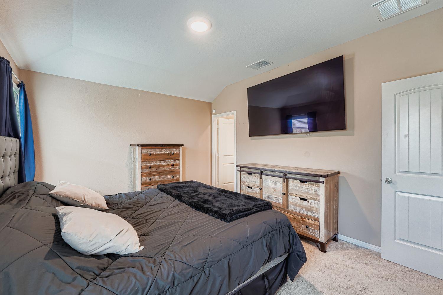 217 Baron Creek Trl, Bastrop, TX 78602