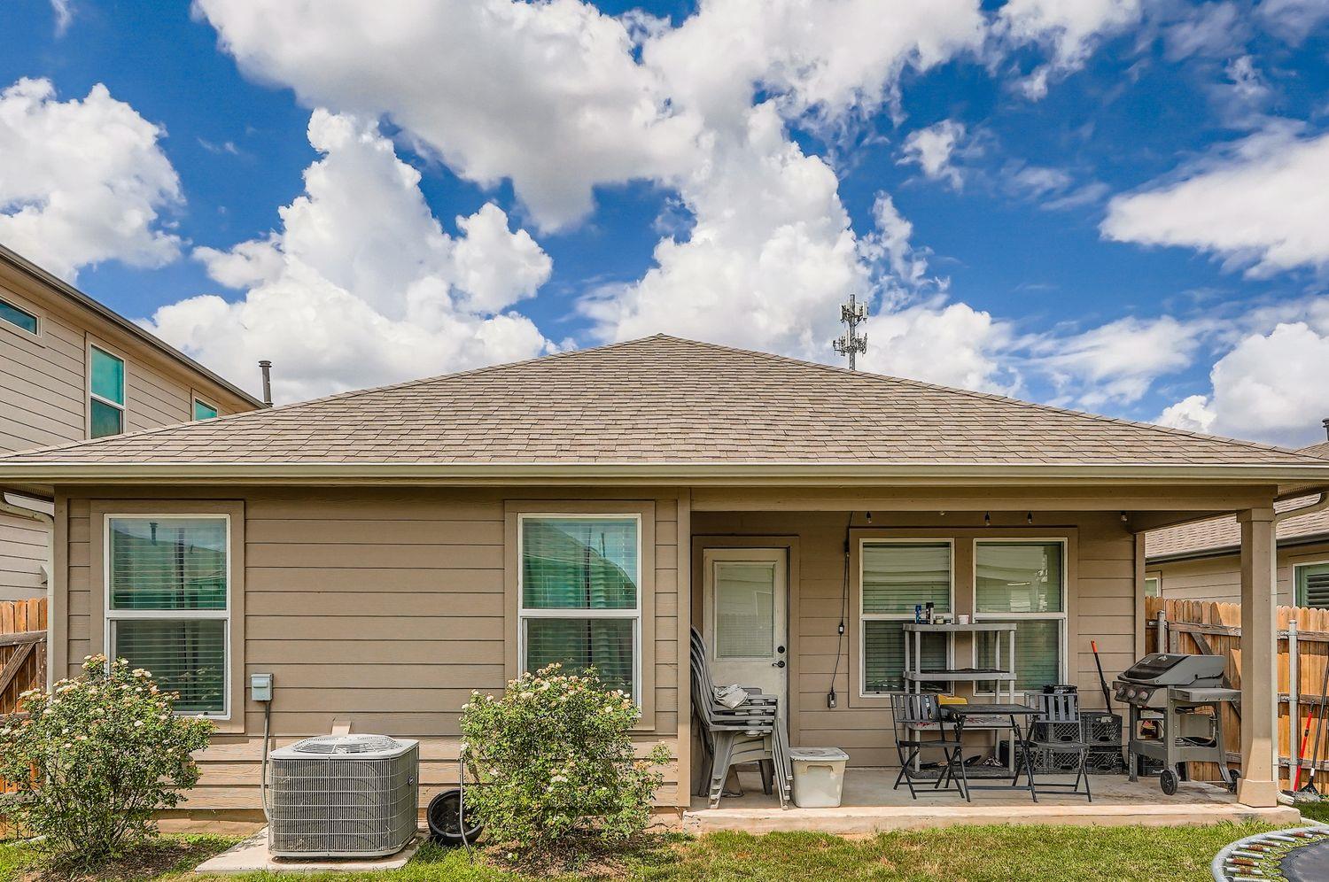 217 Baron Creek Trl, Bastrop, TX 78602