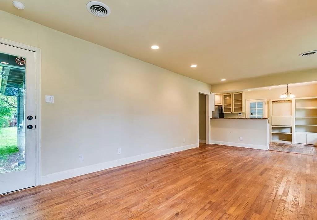 4902 Valley Oak Dr, Austin, TX 78731