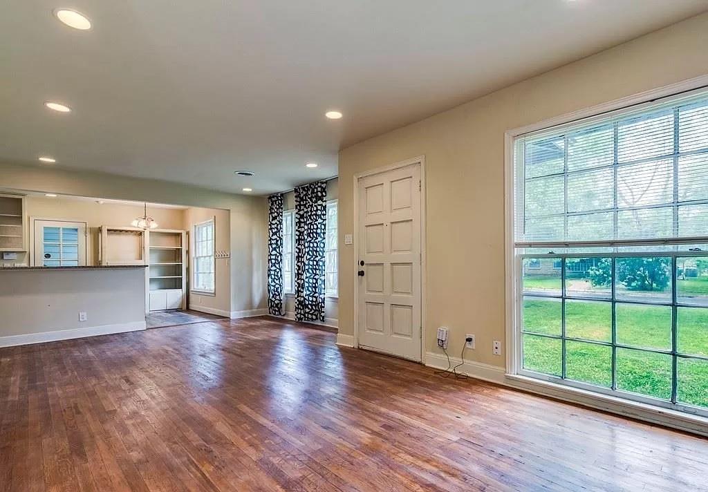 4902 Valley Oak Dr, Austin, TX 78731