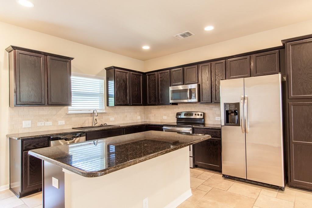 636 Lookout Tree Ln, Round Rock, TX 78664