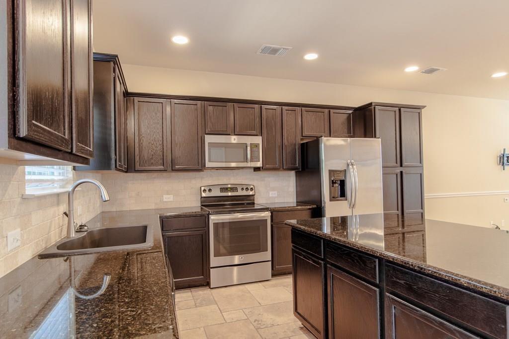 636 Lookout Tree Ln, Round Rock, TX 78664