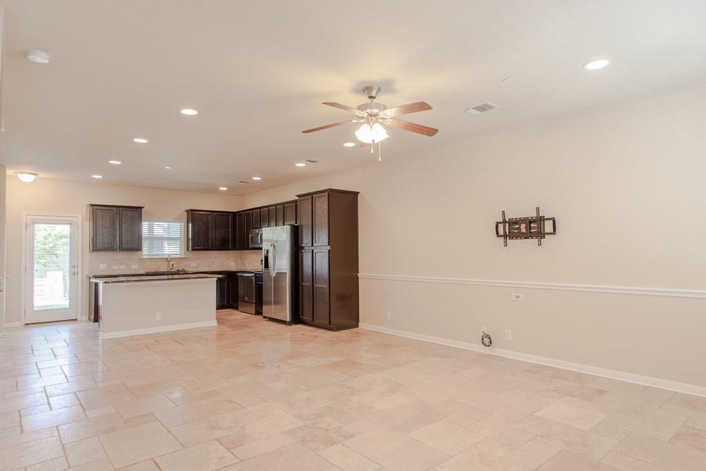 636 Lookout Tree Ln, Round Rock, TX 78664