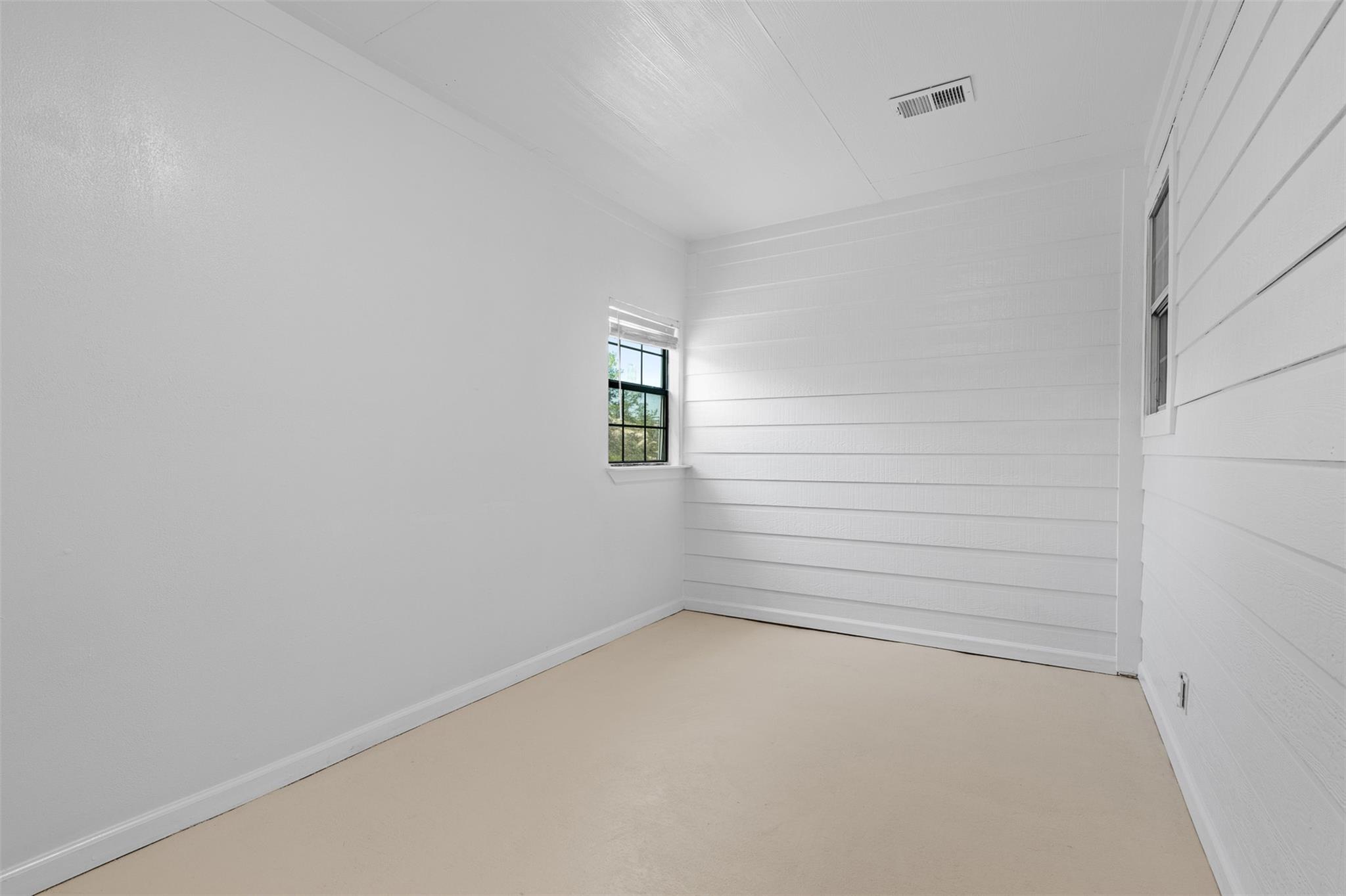 135 Acuna Ct, Del Valle, TX 78617