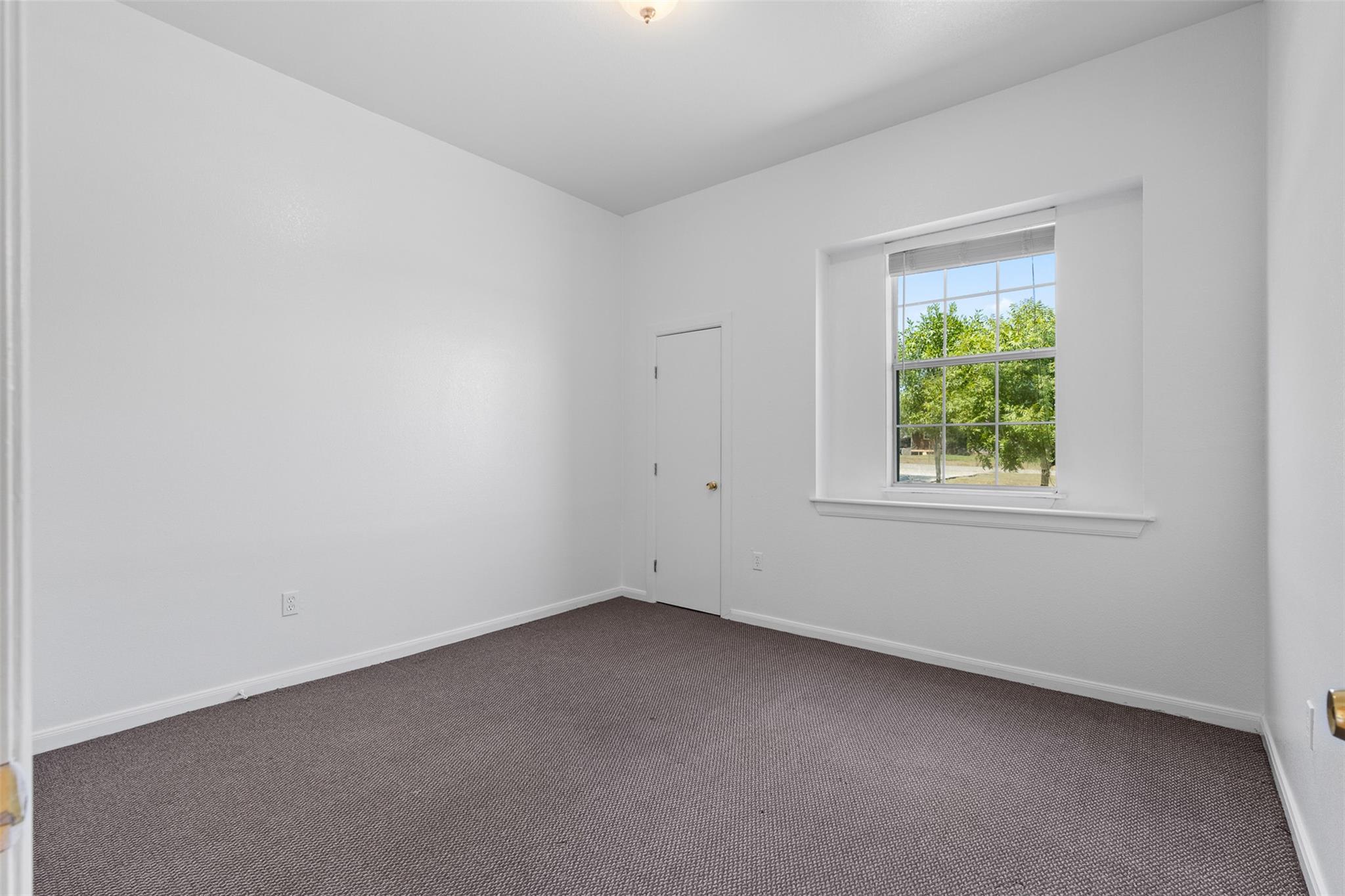 135 Acuna Ct, Del Valle, TX 78617