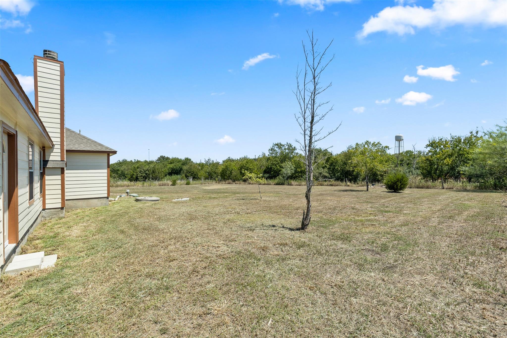 135 Acuna Ct, Del Valle, TX 78617