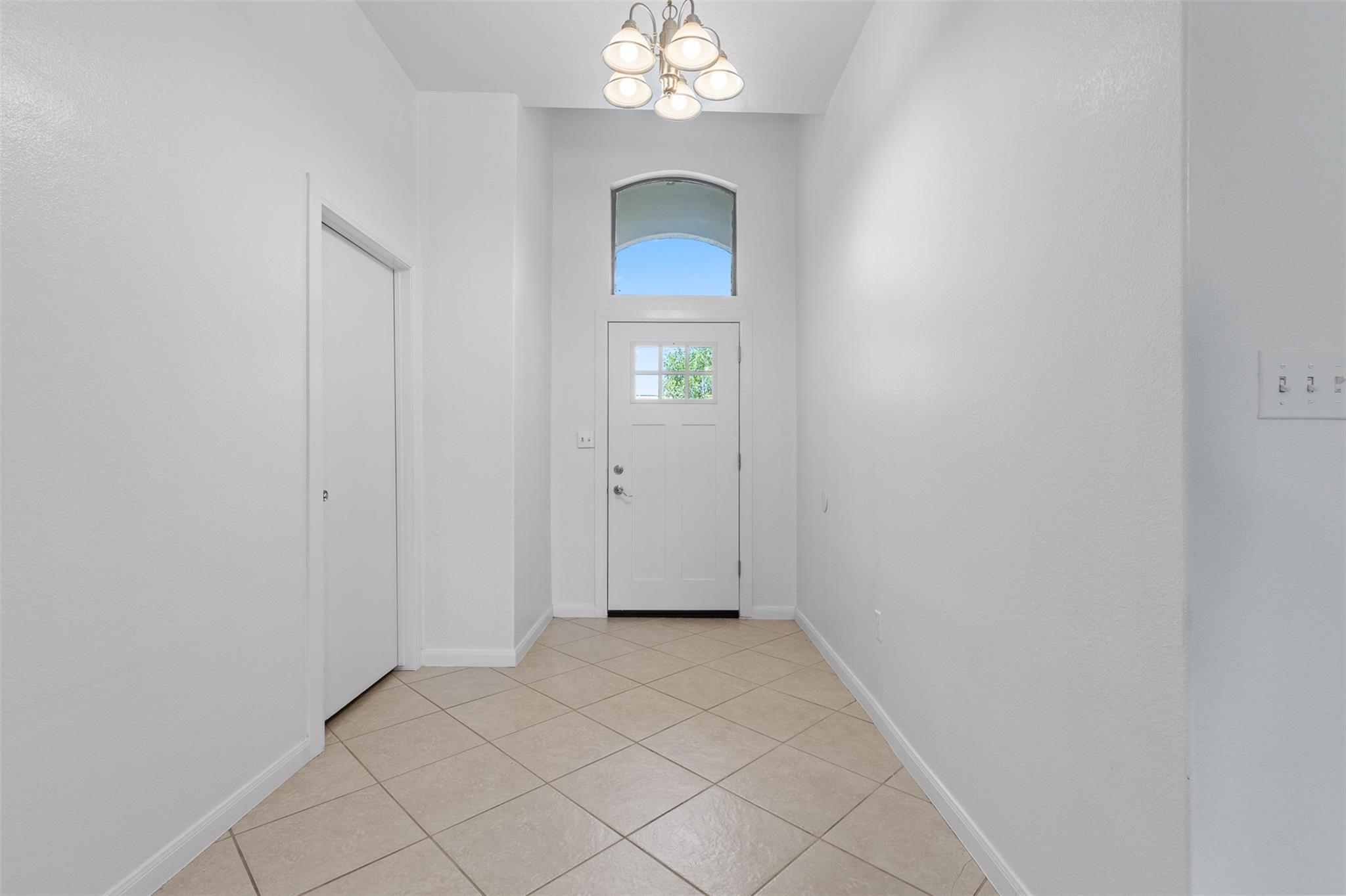 135 Acuna Ct, Del Valle, TX 78617