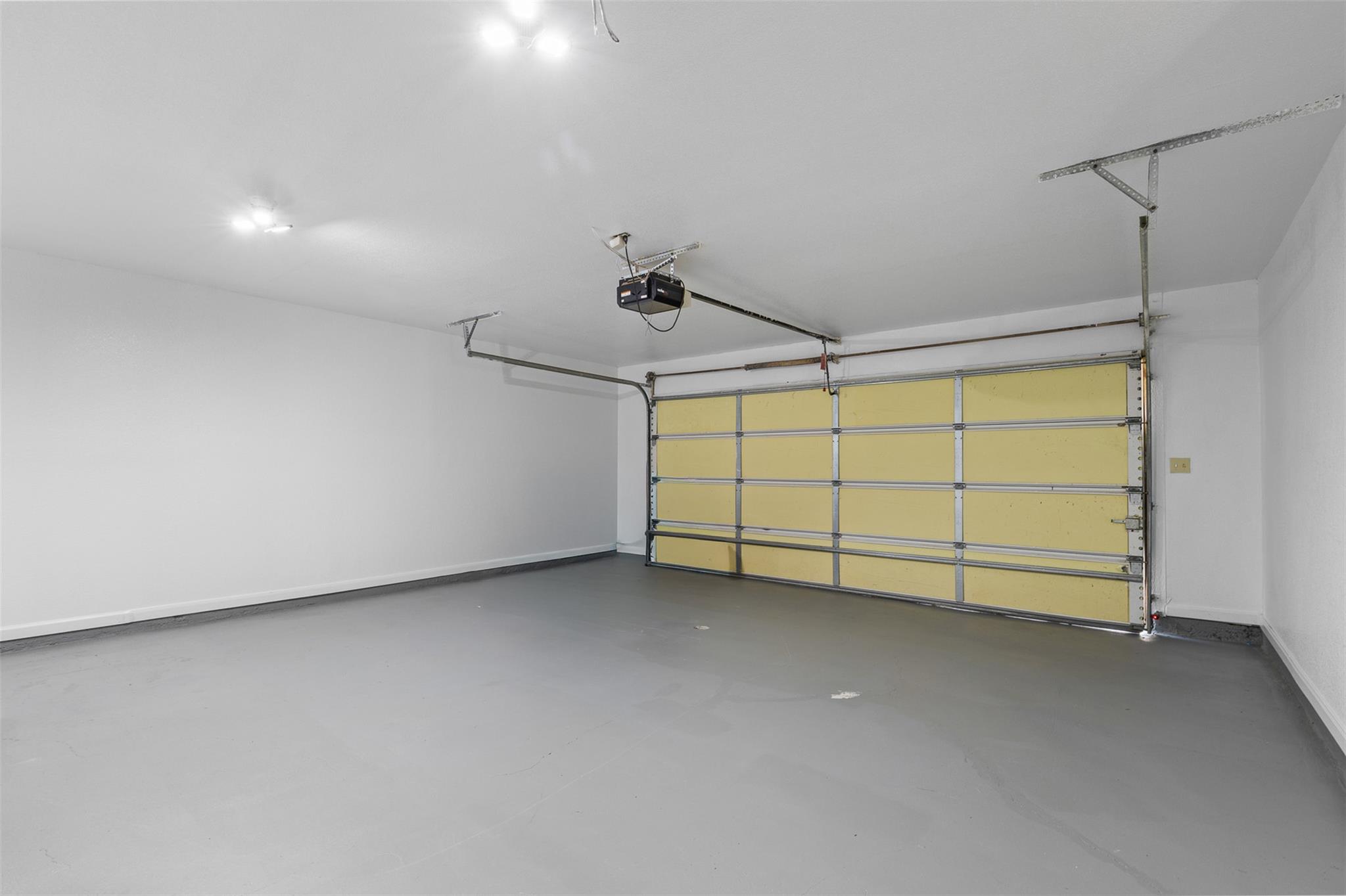 135 Acuna Ct, Del Valle, TX 78617