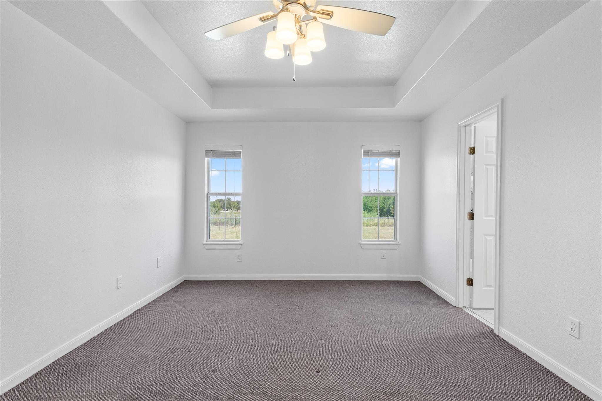 135 Acuna Ct, Del Valle, TX 78617