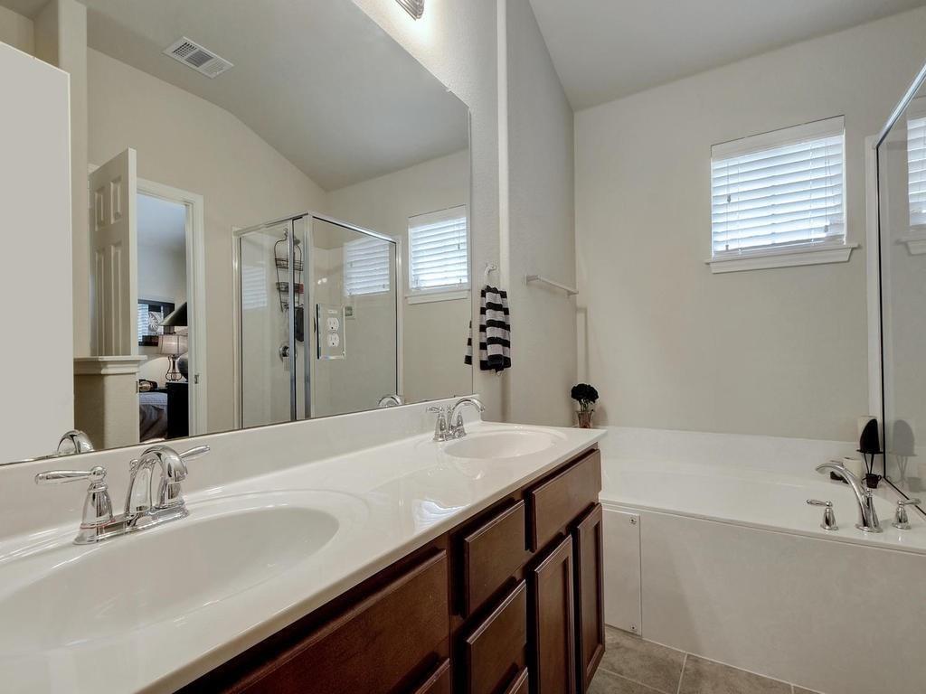 1310 W Parmer Ln # 18B, Austin, TX 78727