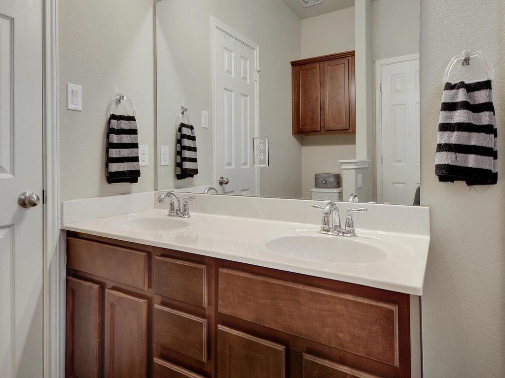 1310 W Parmer Ln # 18B, Austin, TX 78727