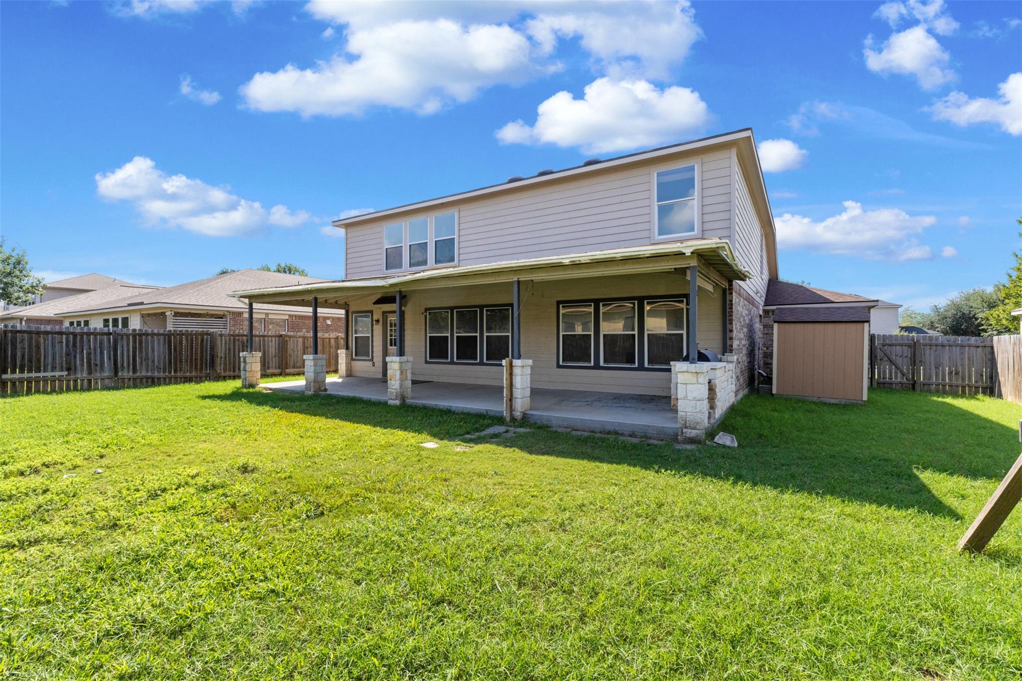 400 Hummingbird Ln, Leander, TX 78641