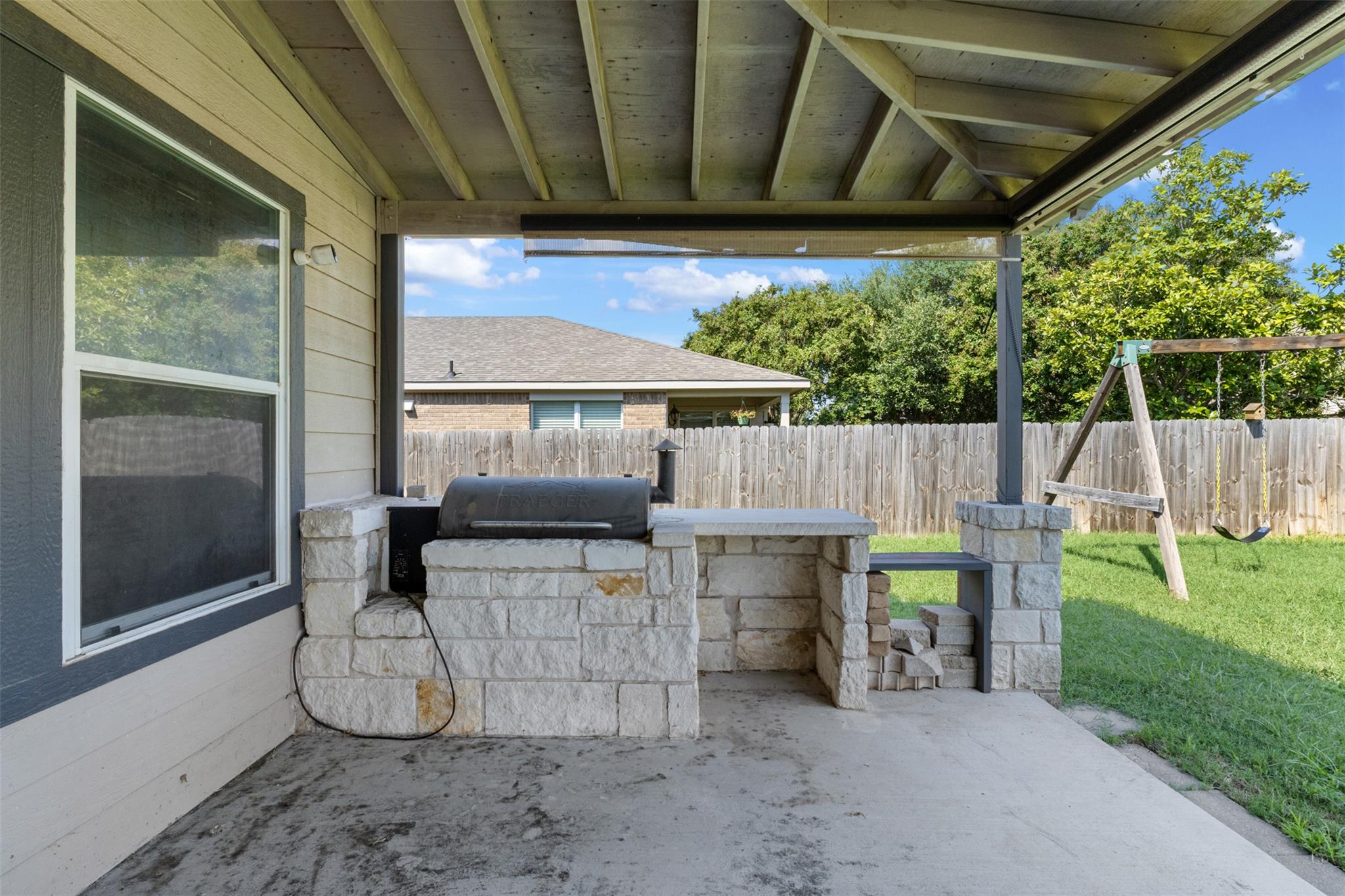400 Hummingbird Ln, Leander, TX 78641