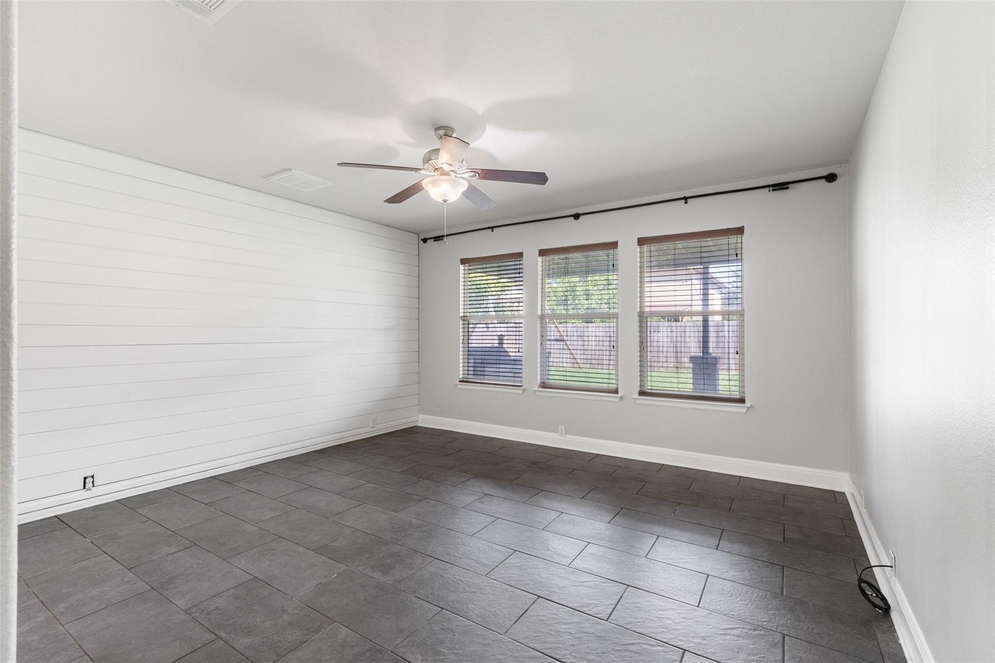 400 Hummingbird Ln, Leander, TX 78641