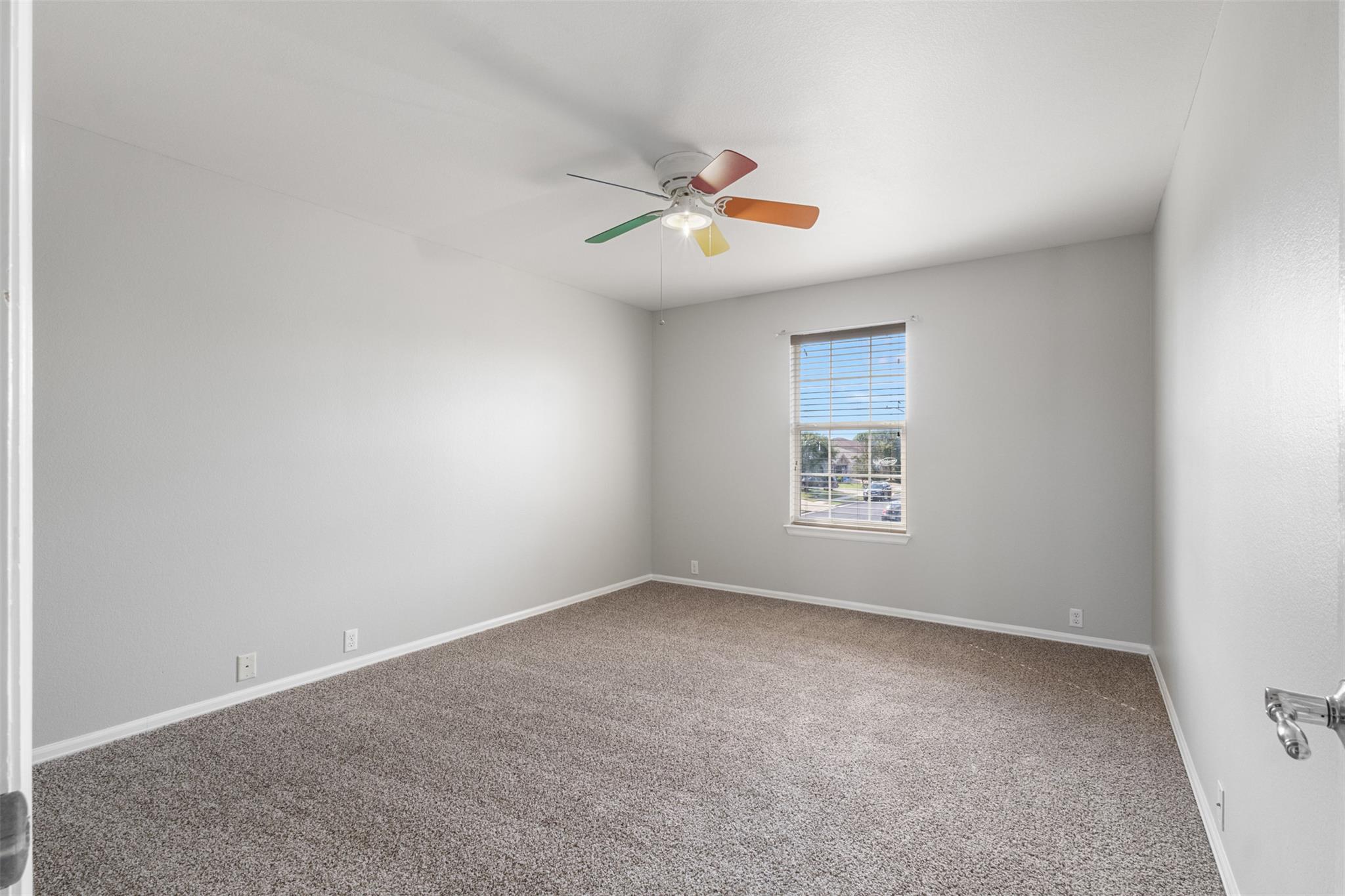 400 Hummingbird Ln, Leander, TX 78641