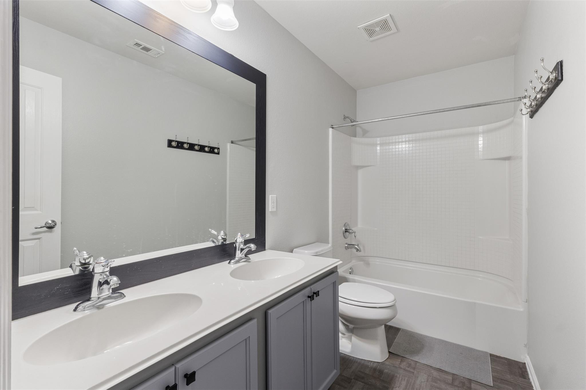 400 Hummingbird Ln, Leander, TX 78641