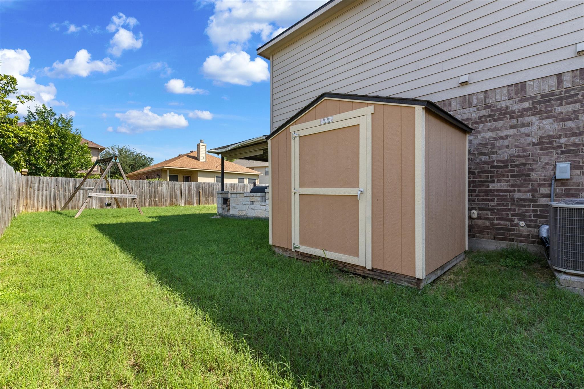 400 Hummingbird Ln, Leander, TX 78641