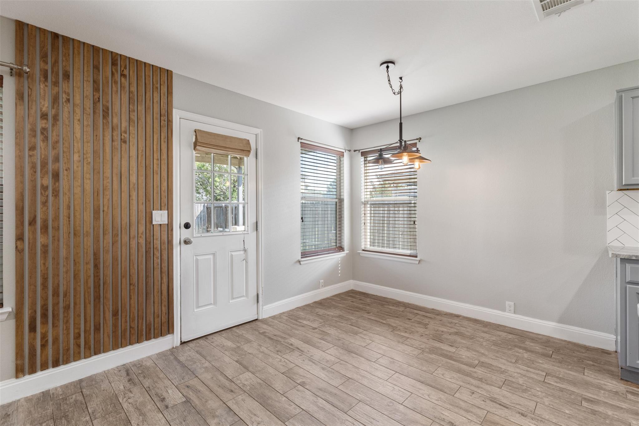 400 Hummingbird Ln, Leander, TX 78641