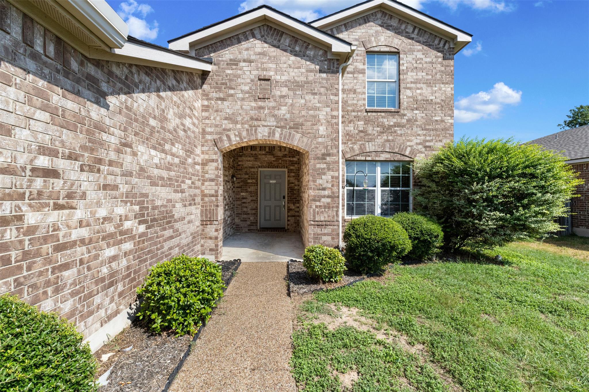 400 Hummingbird Ln, Leander, TX 78641